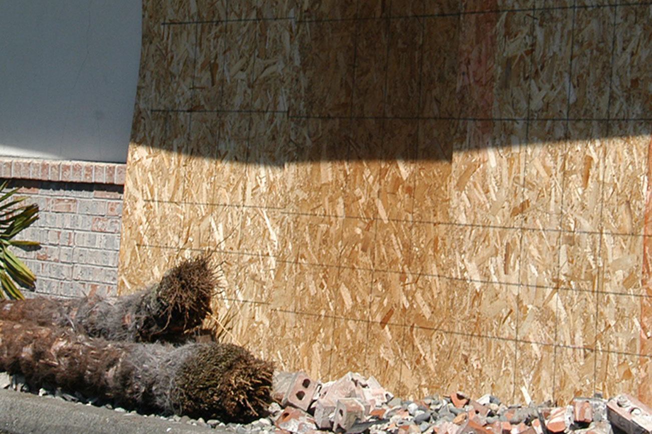 Port Angeles police: DUI wreck damages Taco Time