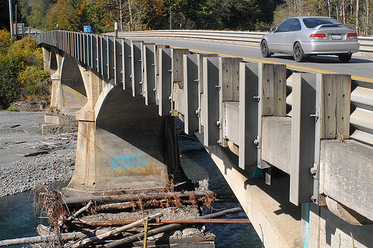 Crews examining erosion at Elwha River bridge to cause series of Highway 101 closures