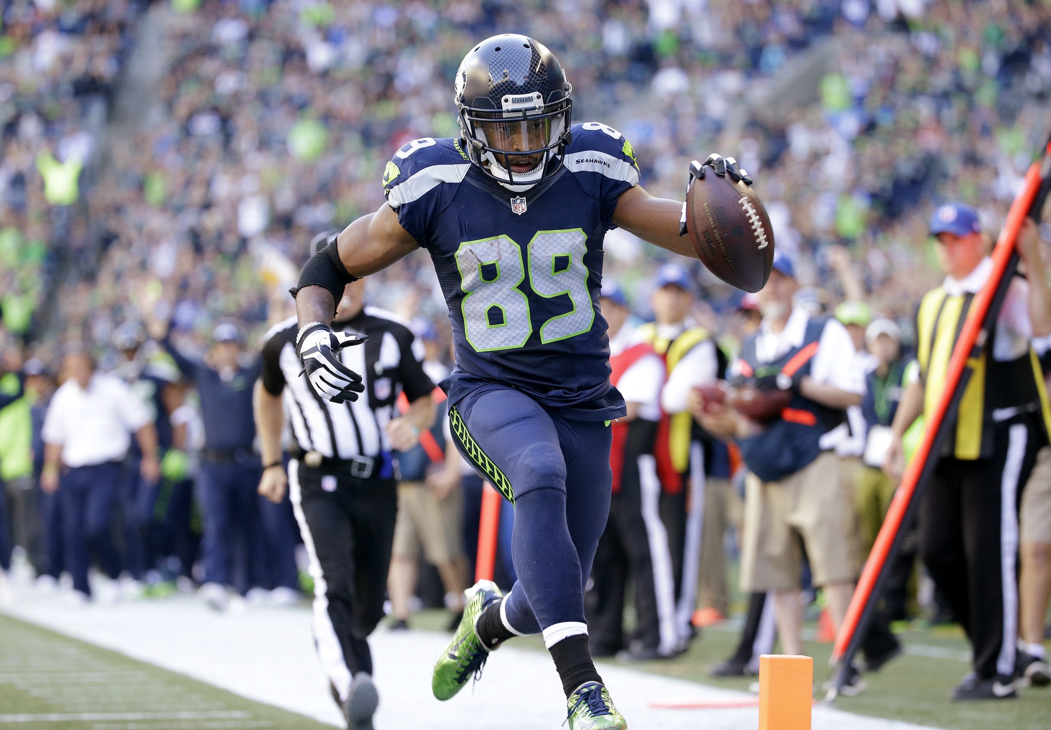 The Associated Press                                Seattle wide receiver Doug Baldwin scores against San Francisco. Baldwin caught 8 passes for 164 yards in the victory.