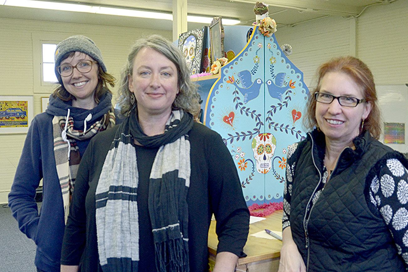 Port Townsend School of the Arts sets up Day of the Dead altar for community
