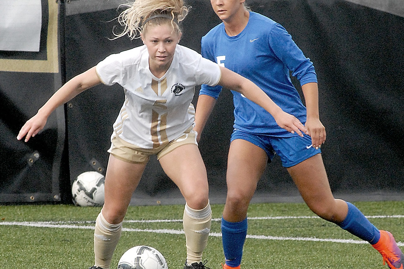 PENINSULA SOCCER: Men, women finish league undefeated