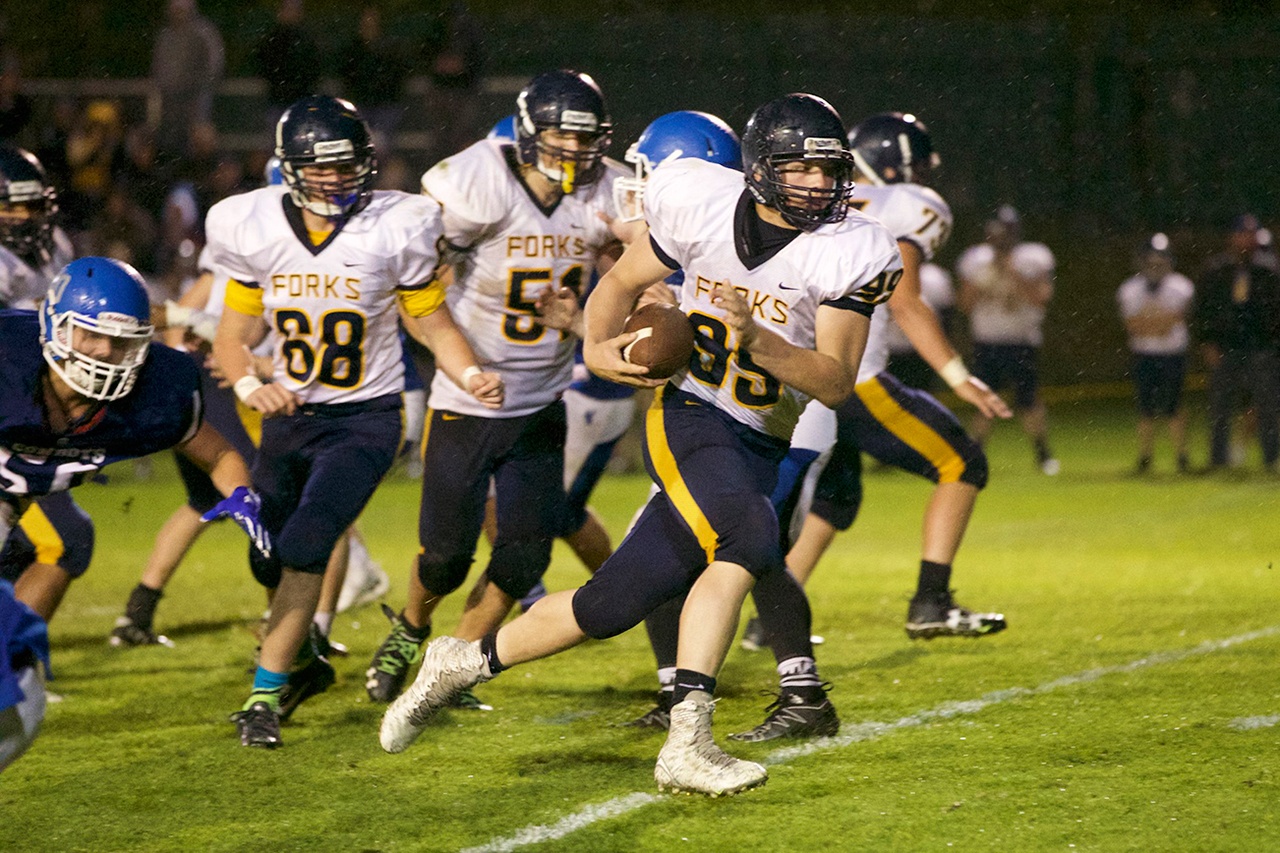 Steve Mullensky/for Peninsula Daily News Forks’ Jack Dahlgren was selected to the Evergreen League’s all-league football team as a tight end and defensive lineman.                                Steve Mullensky/for Peninsula Daily News                                Forks’ Jack Dahlgren was selected to the Evergreen League’s all-league football team as a tight end and defensive lineman.