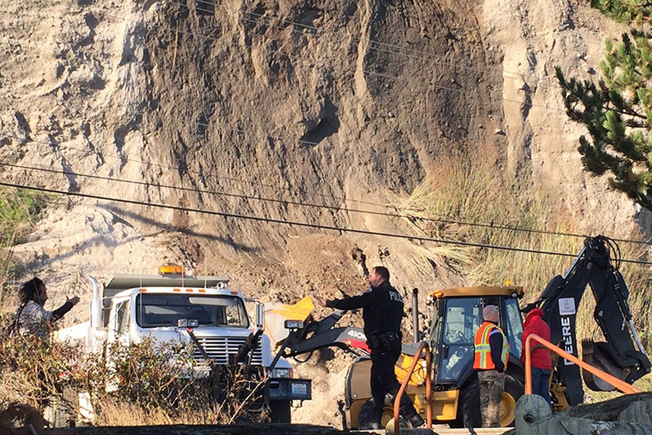 Mudslide blocks one lane of Highway 20 in Port Townsend