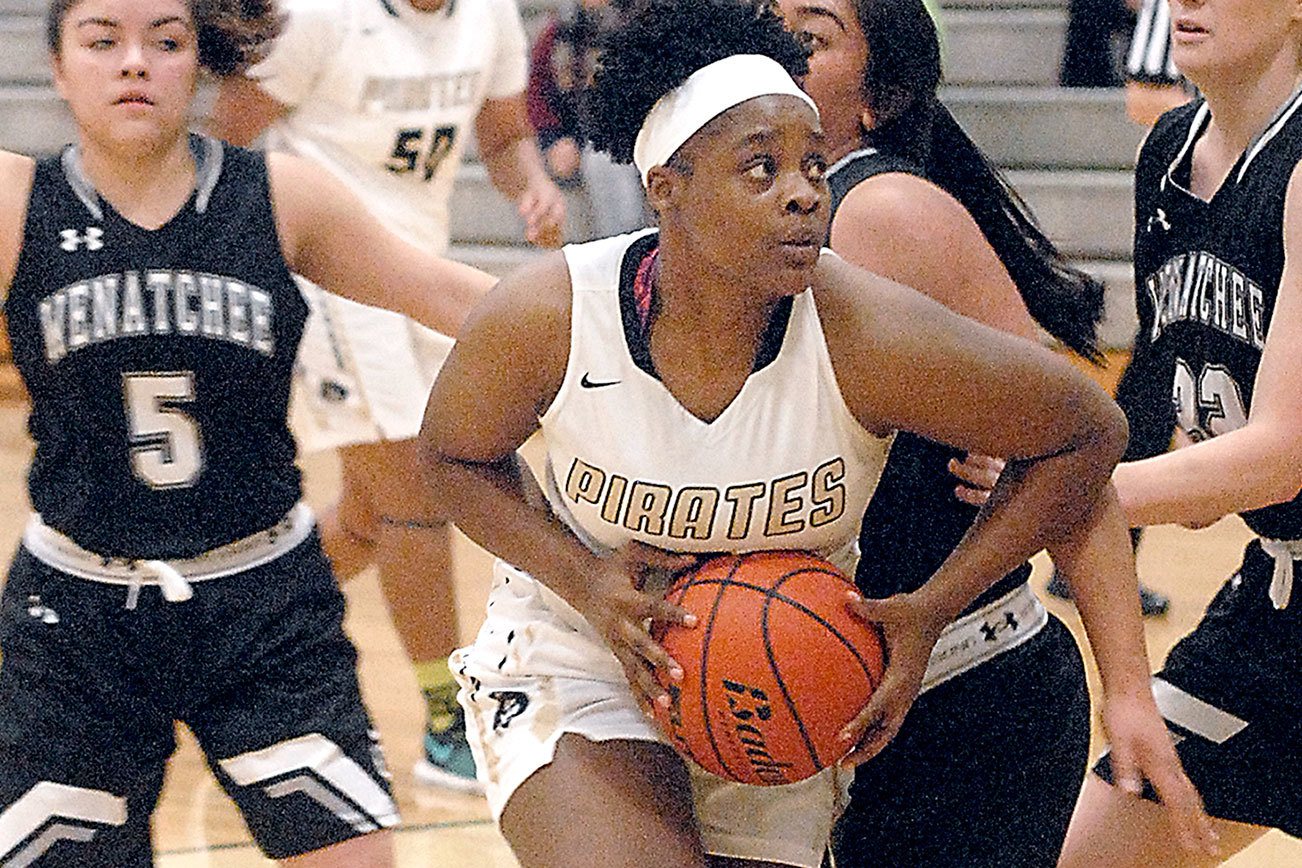 WOMEN’S BASKETBALL: Pirates roll in home opener