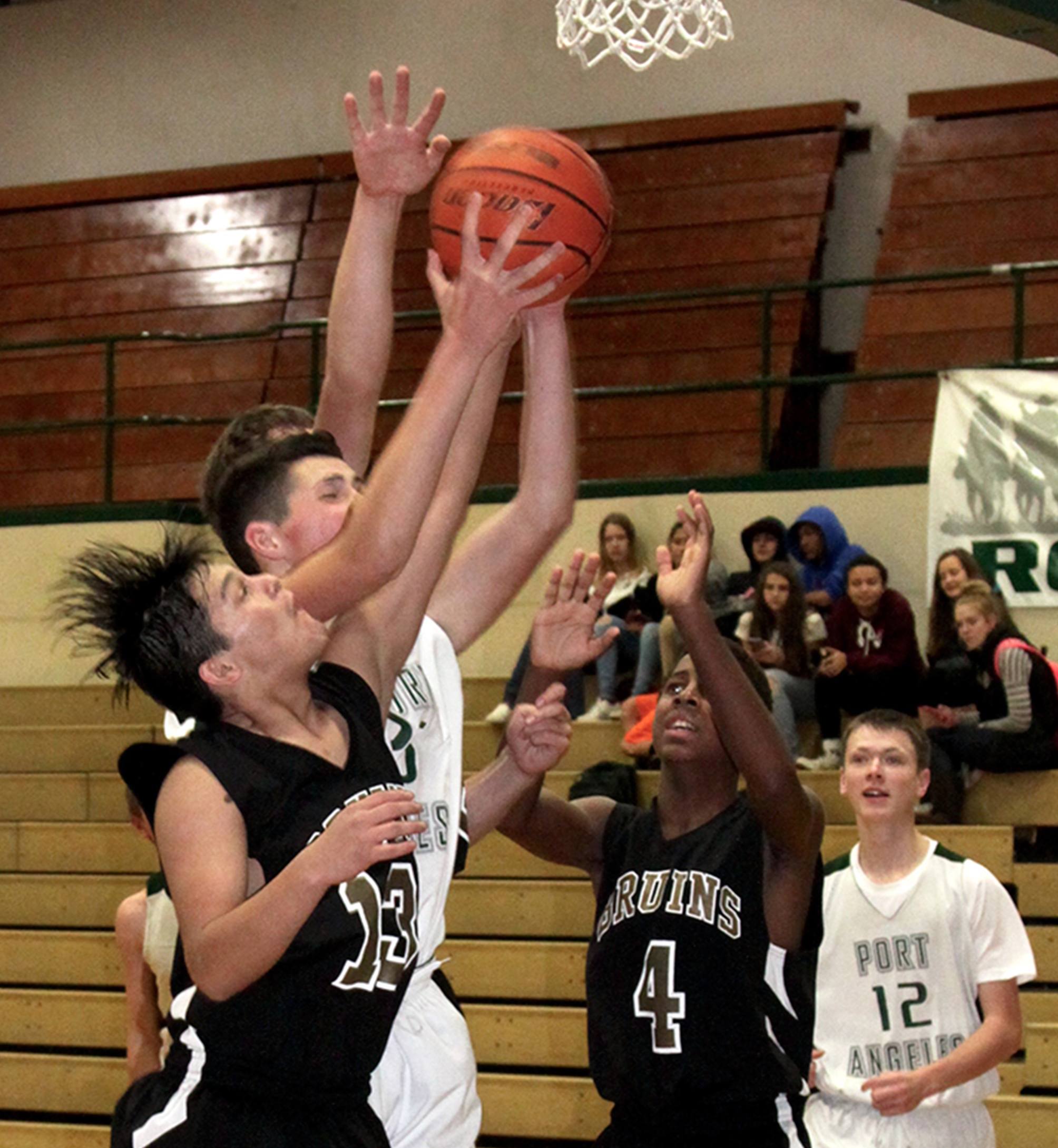 BOYS BASKETBALL ROUNDUP: Port Angeles, Forks boys both win
