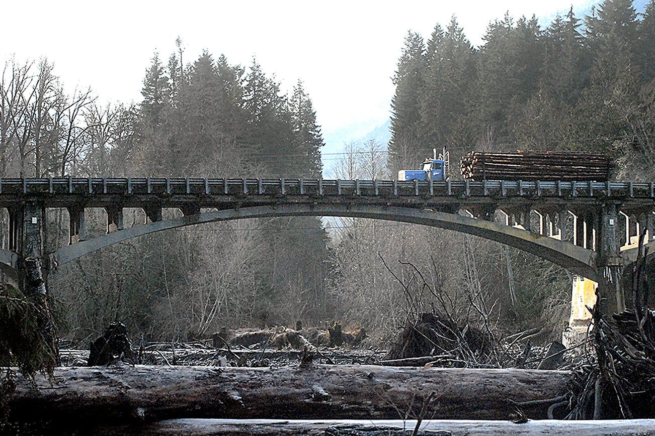 Forks council joins call for new Elwha bridge, new alignment