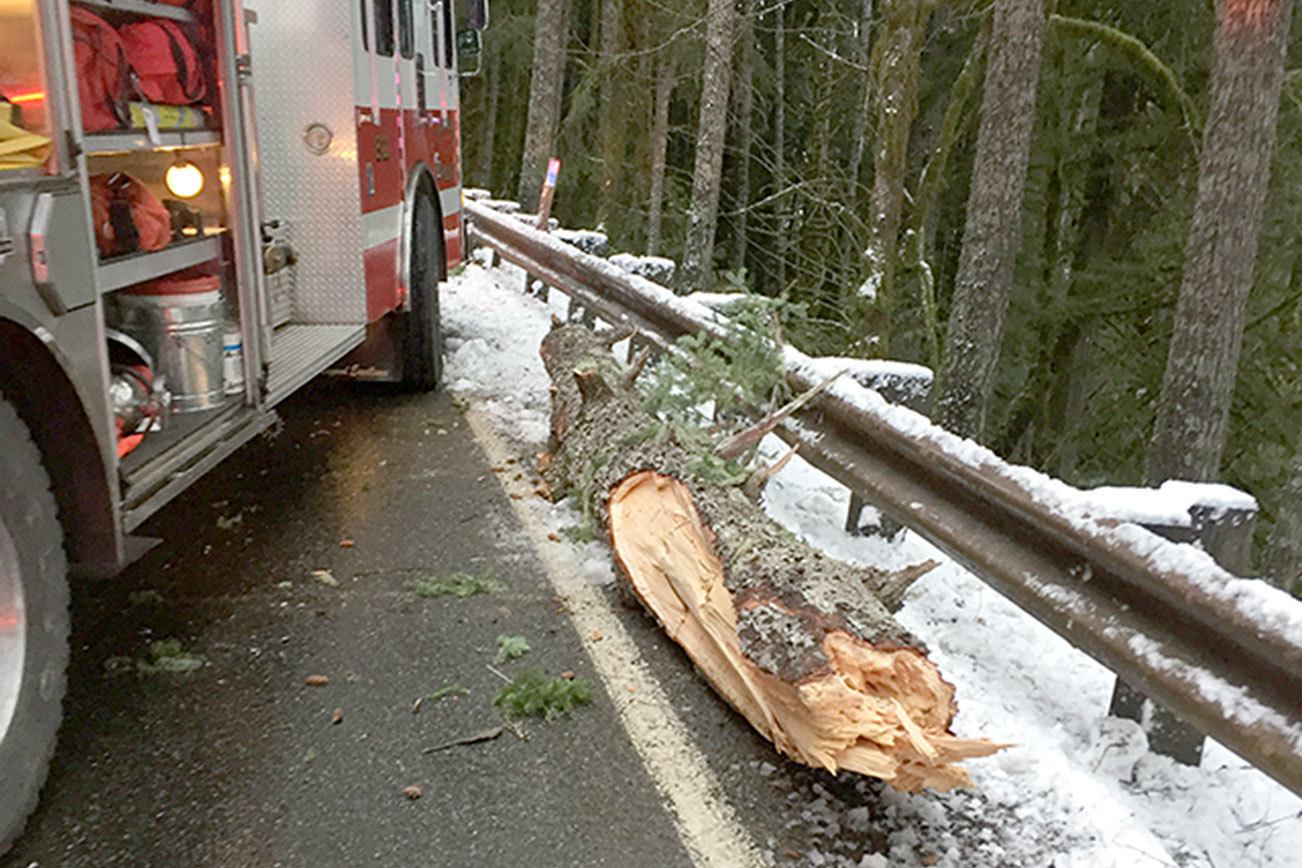 Four remain hospitalized after fatal wreck at Lake Crescent