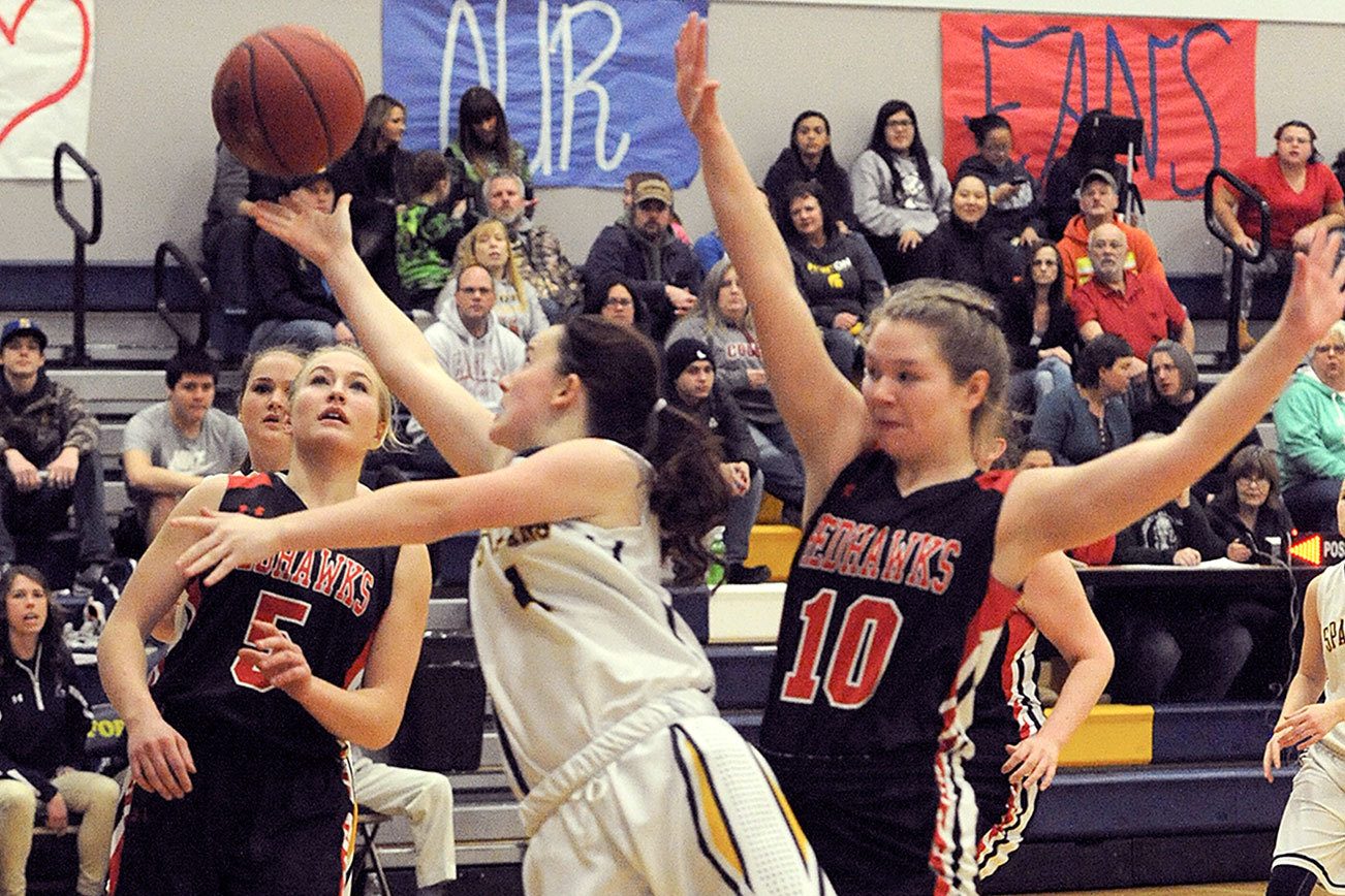 GIRLS’ BASKETBALL: Redhawks’ Apker-Montoya goes off for 24