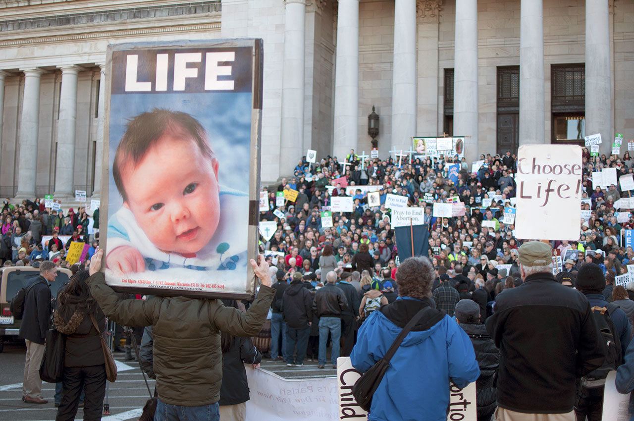 Thousands gather at the steps to the state Capitol on Monday for the 39th annual Washington State March for Life Rally. (Enrique Pérez de la Rosa/WNPA Olympia News Bureau)