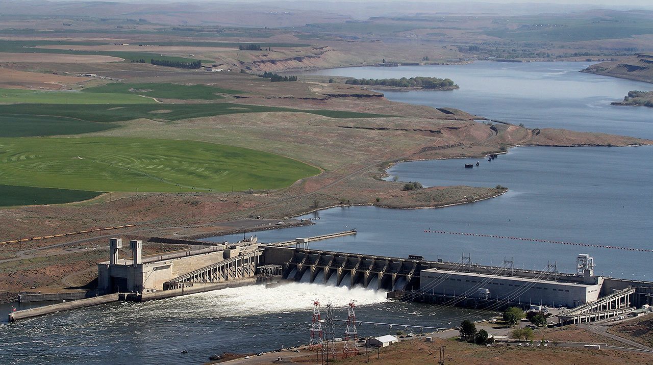 The Ice Harbor Dam on the Snake River is seen near Pasco in this 2013 aerial file photo. (Bob Brawday/The Tri-City Herald via AP)
