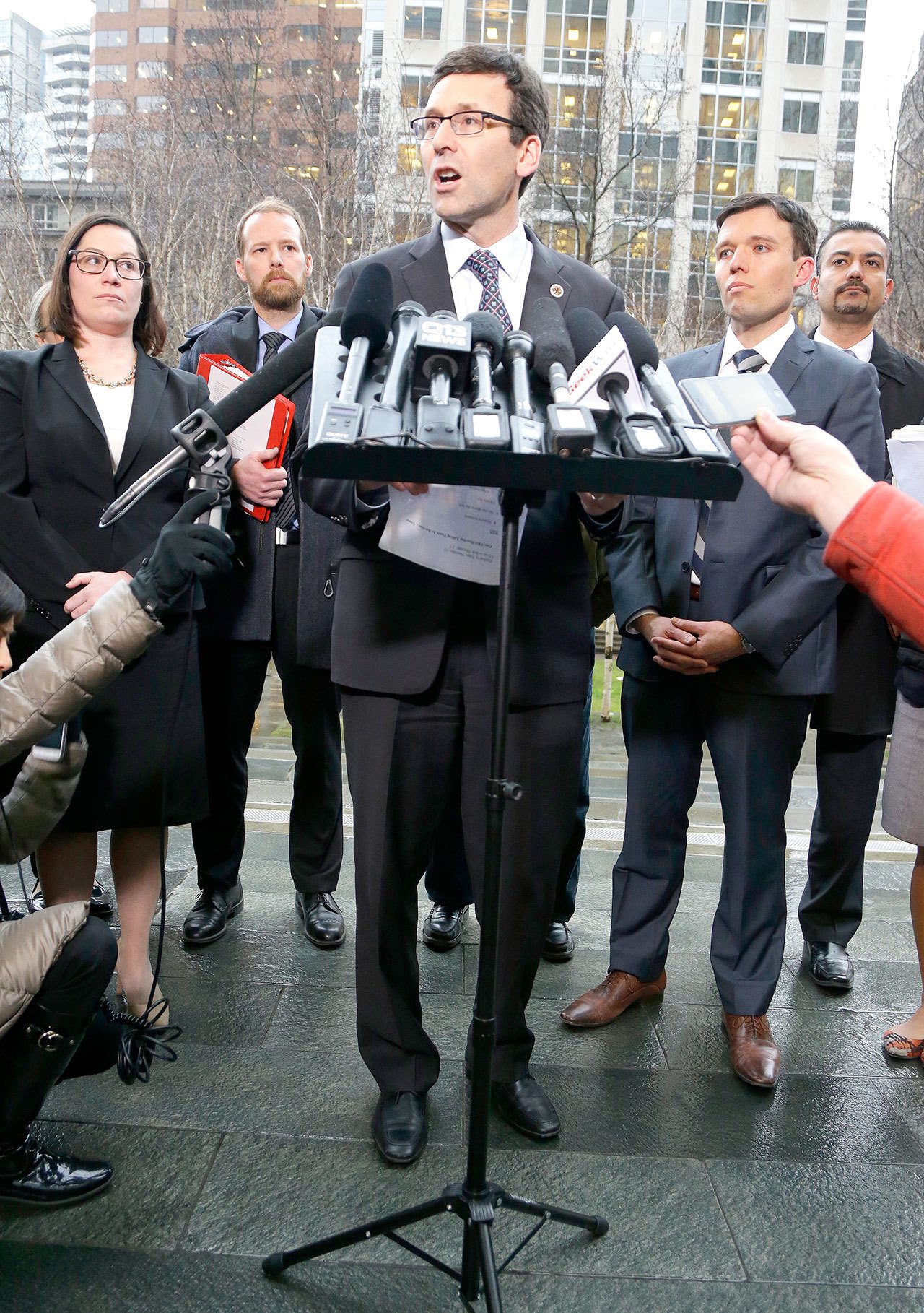 Peninsula GOP, Democrats split on travel restrictions ruling