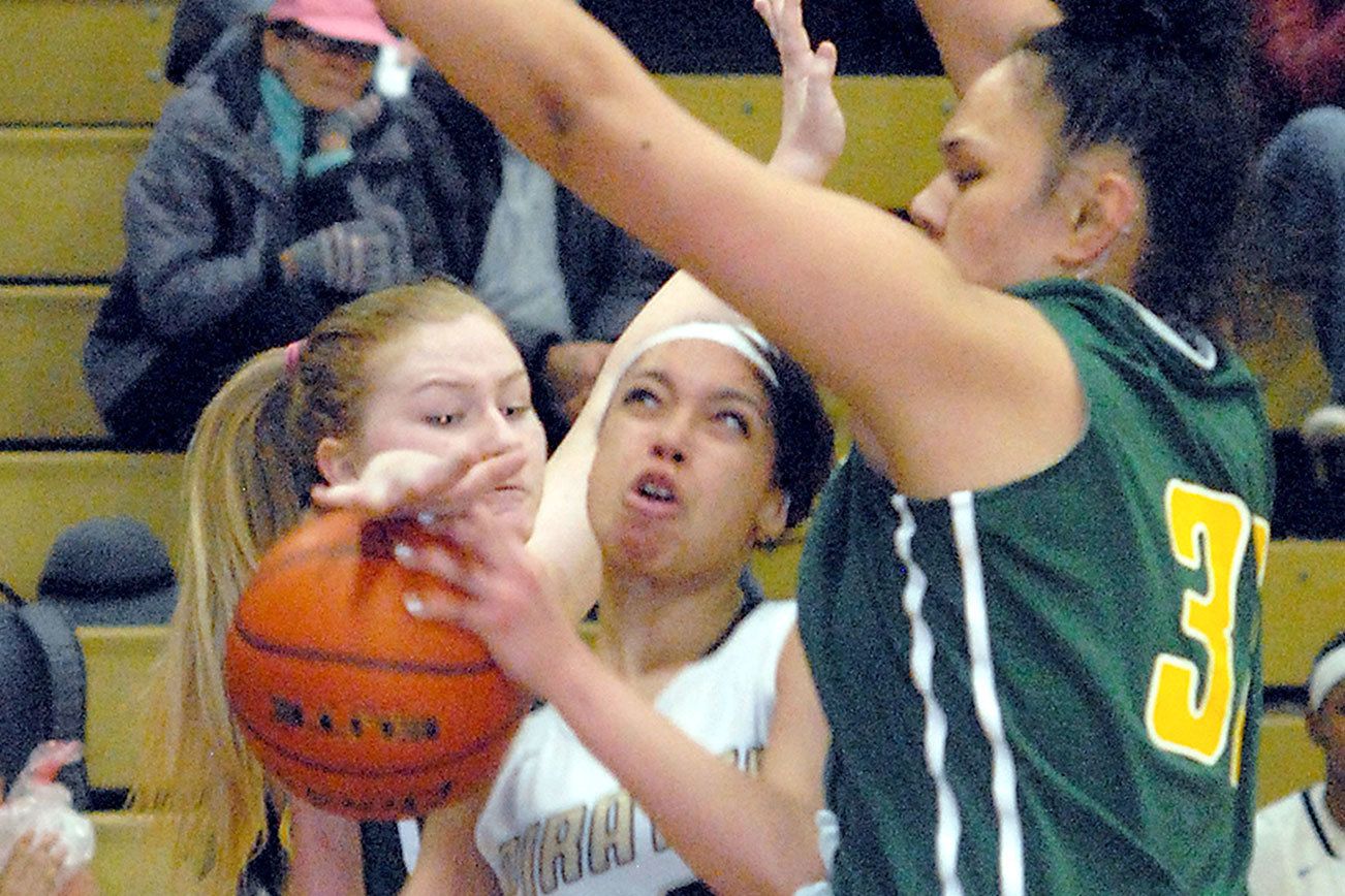 WOMEN’S BASKETBALL: McKnight paves way for Pirates in blowout win