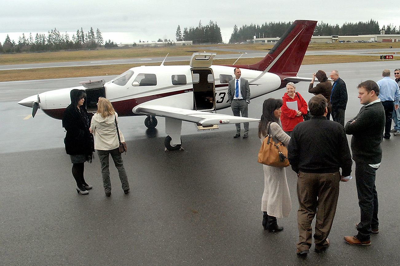 Passenger air service provider makes presentation in Port Angeles