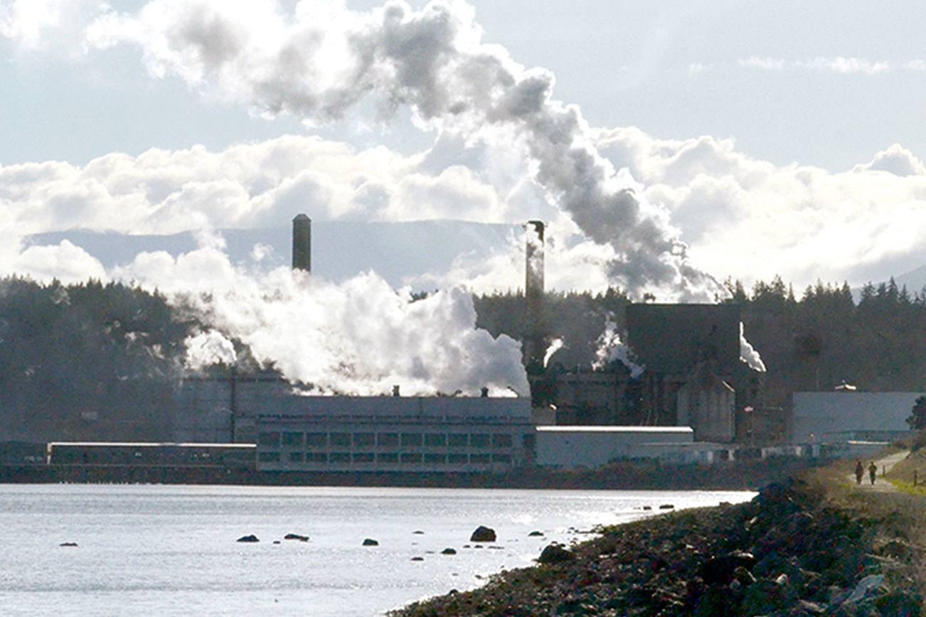 Port Townsend Paper mill, union working under new contract