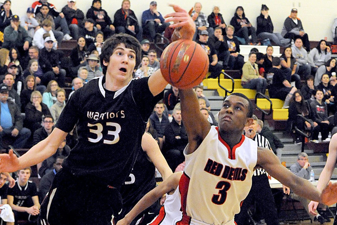 BOYS BASKETBALL 1B PLAYOFFS: Neah Bay loses thriller in double OT, still alive in postseason