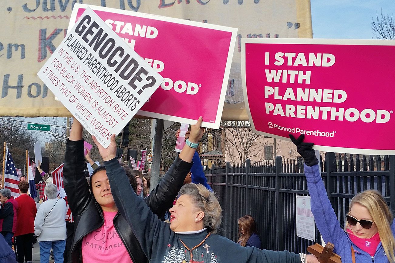 Anti-abortion activists, counter-protesters rally around U.S.