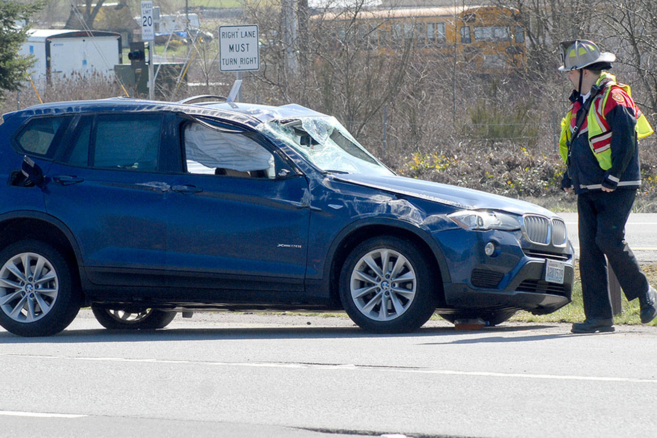 Two hurt in wreck on Highway 101