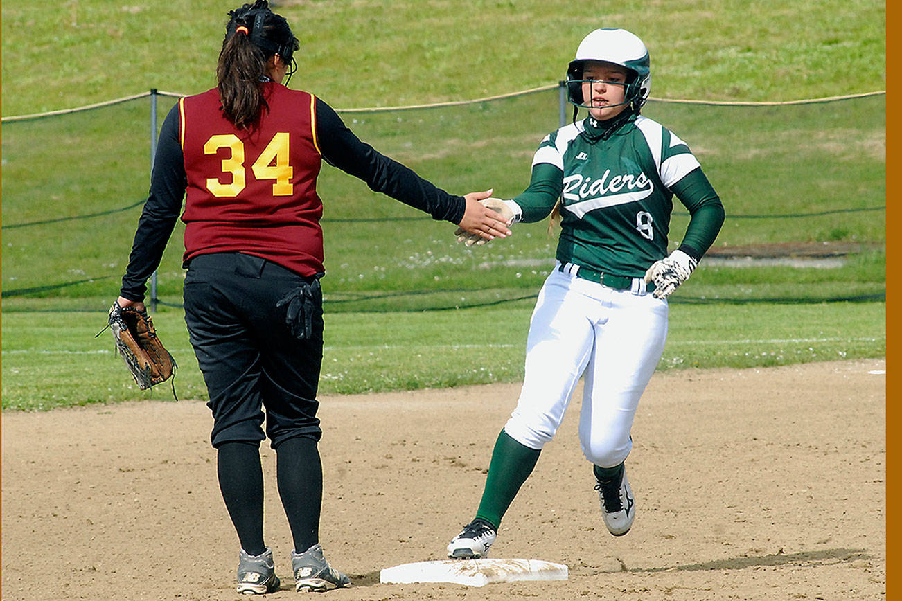 PREP SOFTBALL: Port Angeles softball salutes its seniors