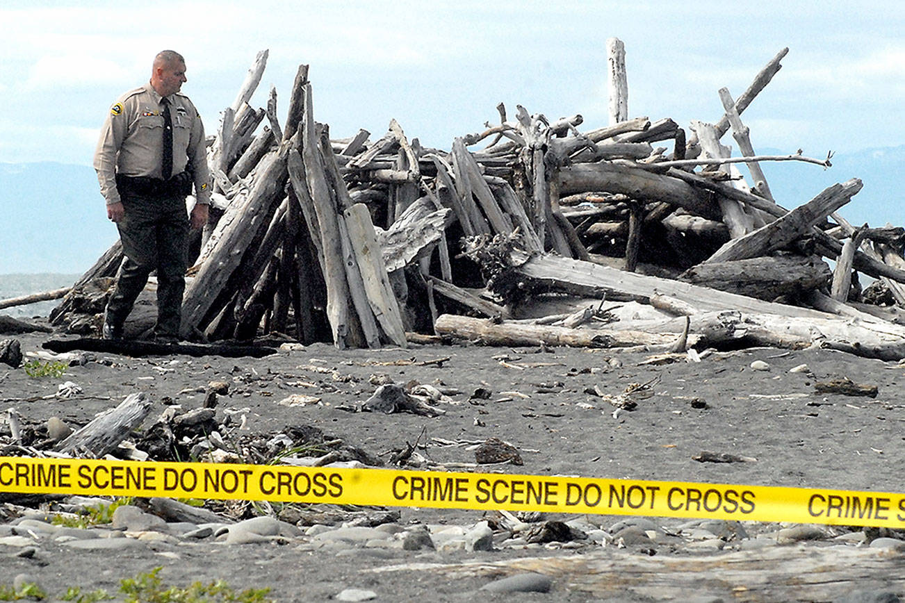 Navy flare found west of the Elwha River mouth