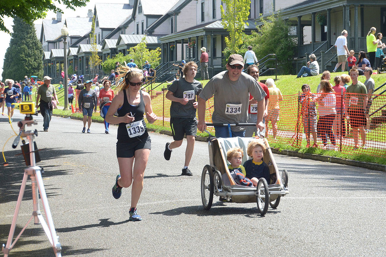 Thousands take part in Rhody Run in Port Townsend