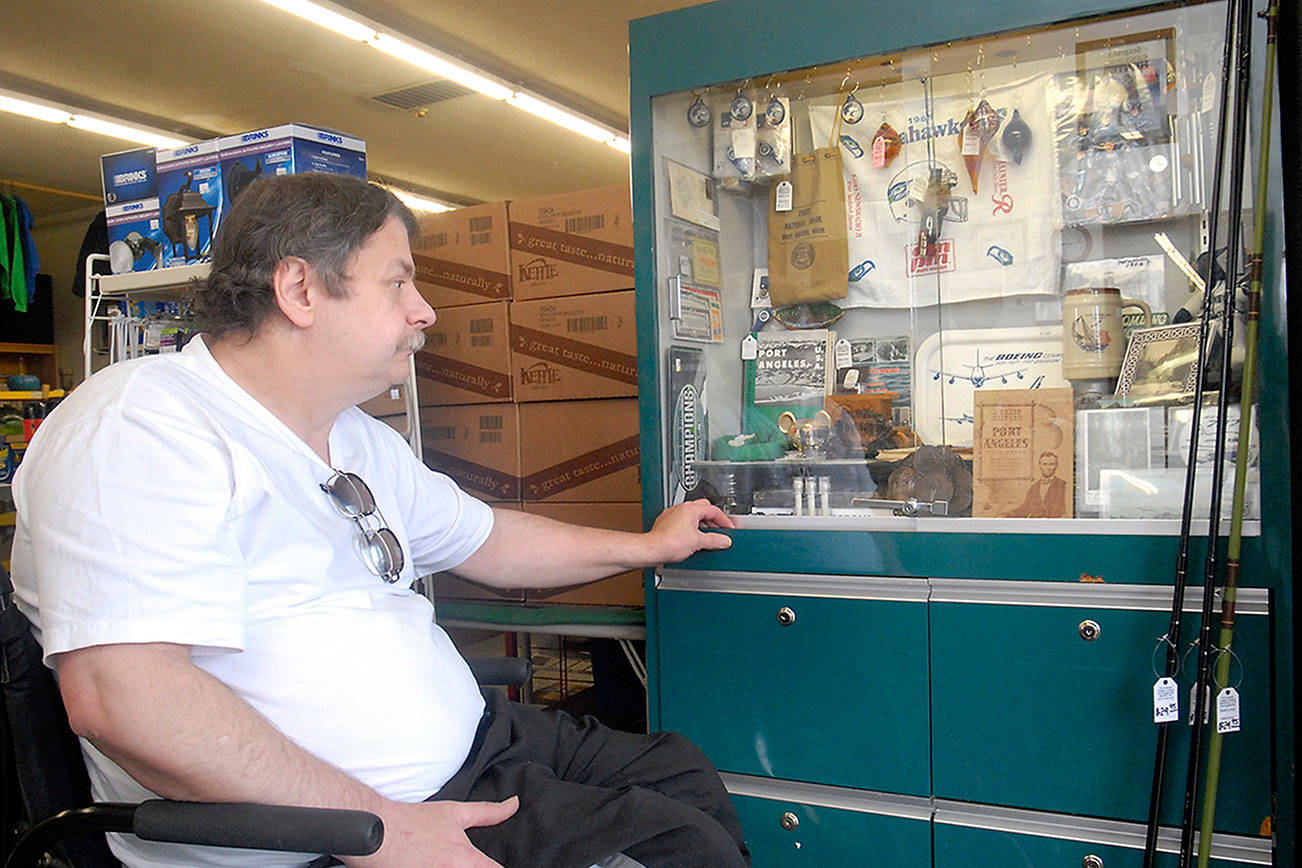 Neighbors, strangers rally around Joyce man after store burgled