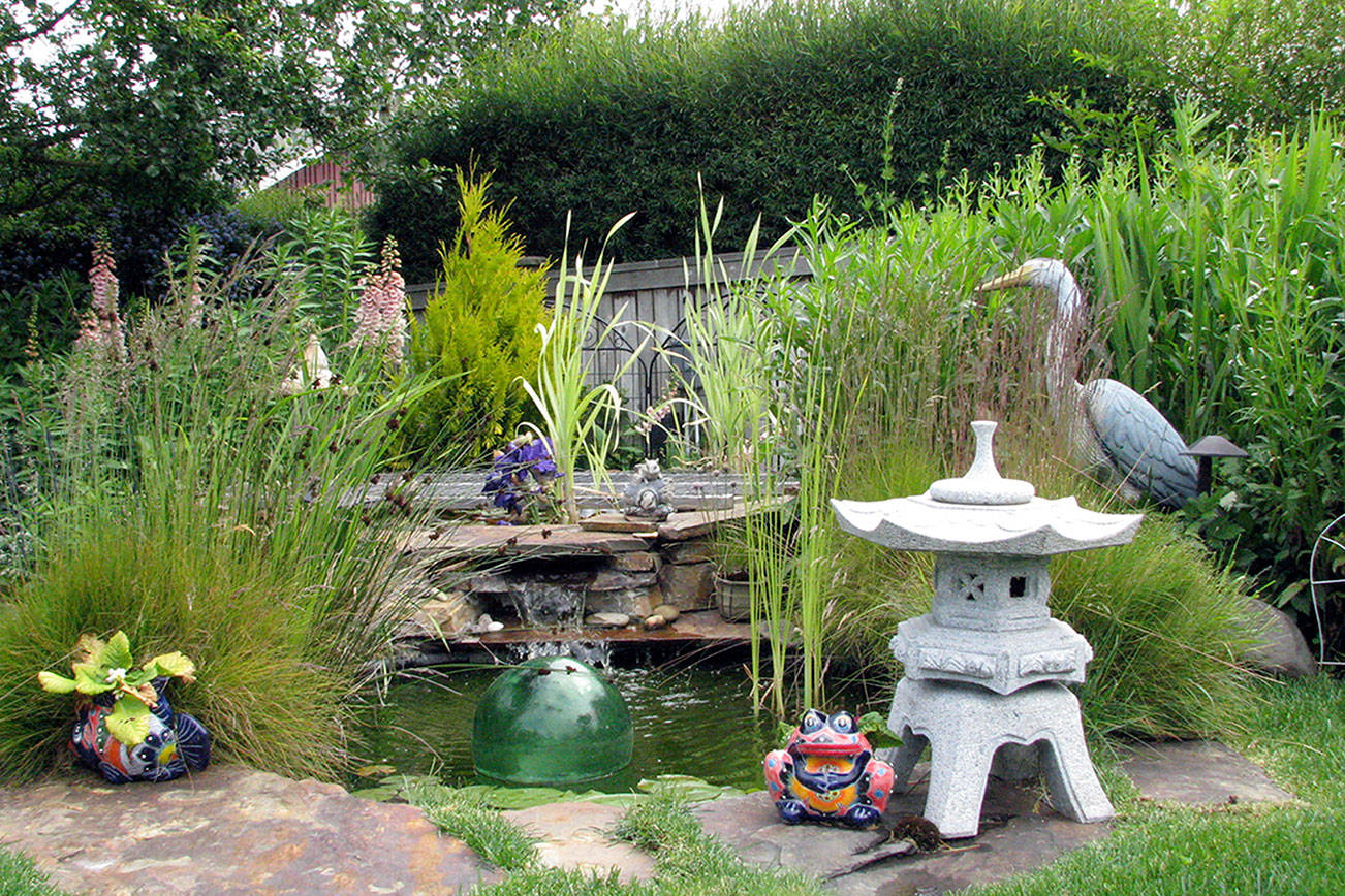 Big gardens in small spaces on Petals & Pathways home garden tour