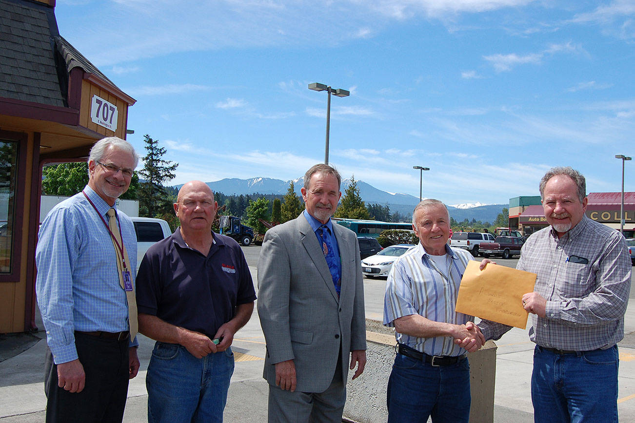 Community groups collaborate on student scholarship