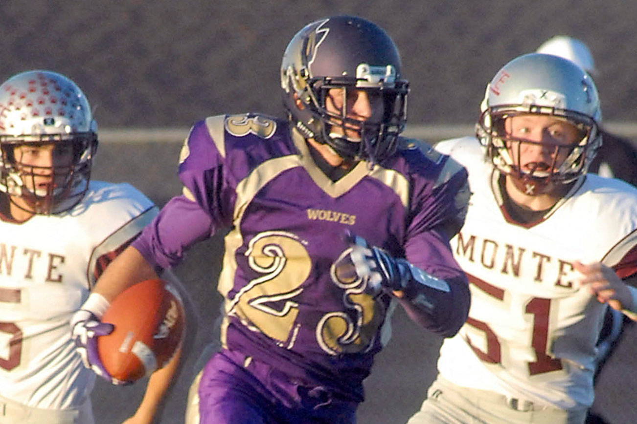 PREP FOOTBALL PREVIEWS: Skilled core returns for Sequim
