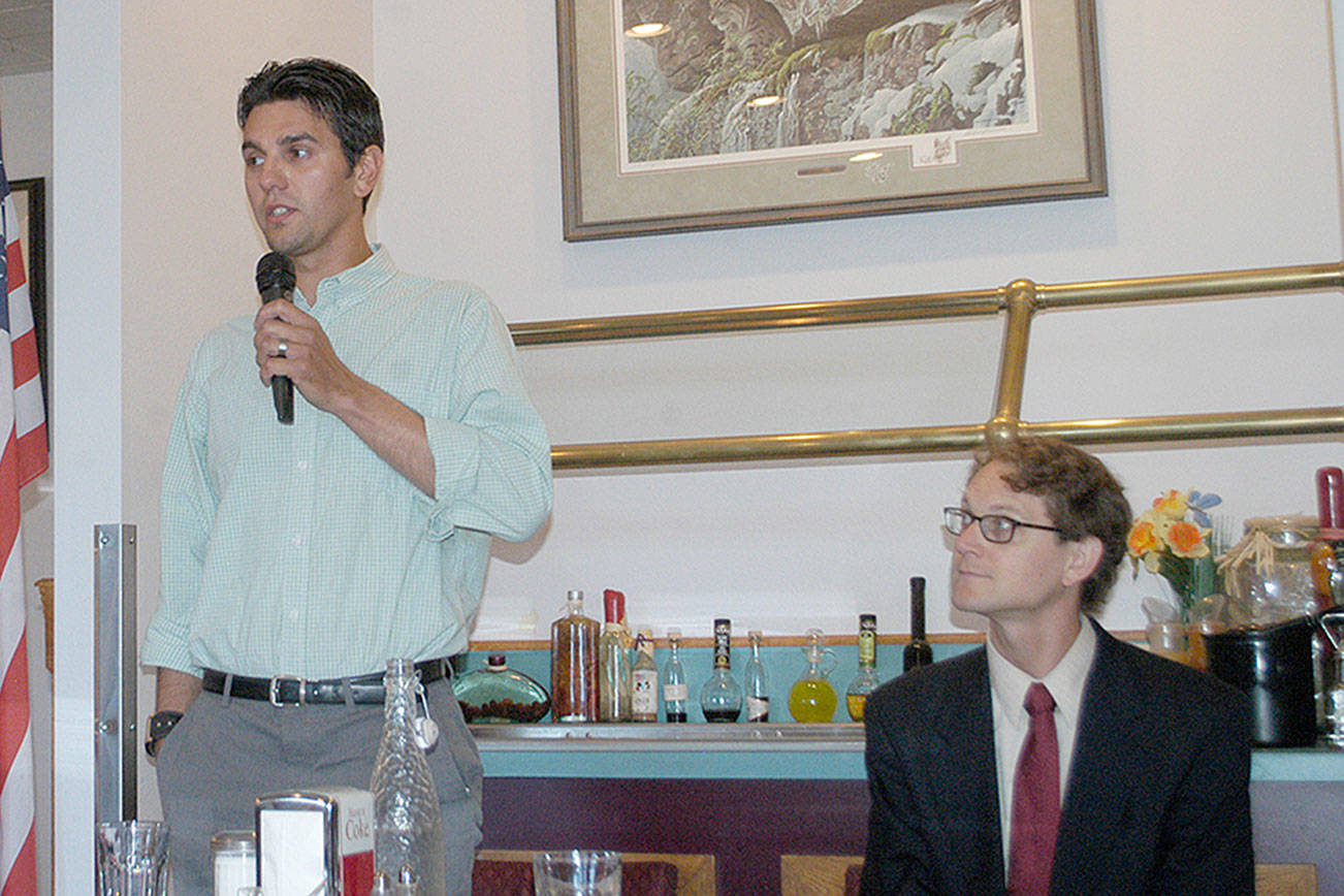 Schromen-Wawrin, Wojnowski talk about issues at Port Angeles council candidate forum