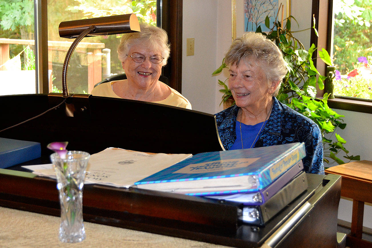 Seven best friends stay in touch throughout decades