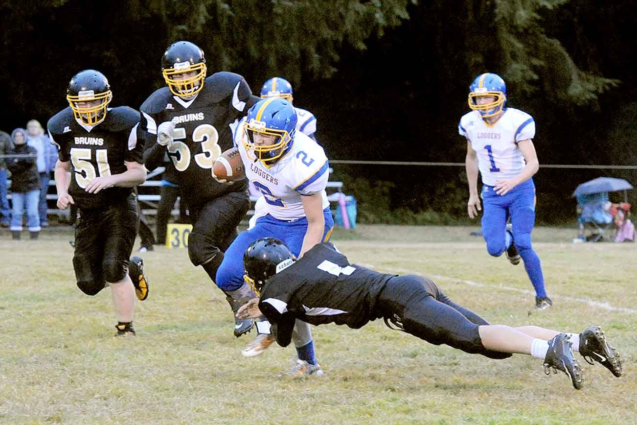 PREP FOOTBALL: Loggers’ Leonard goes for 221 yards; Velarde scores 4 TDs for Sequim