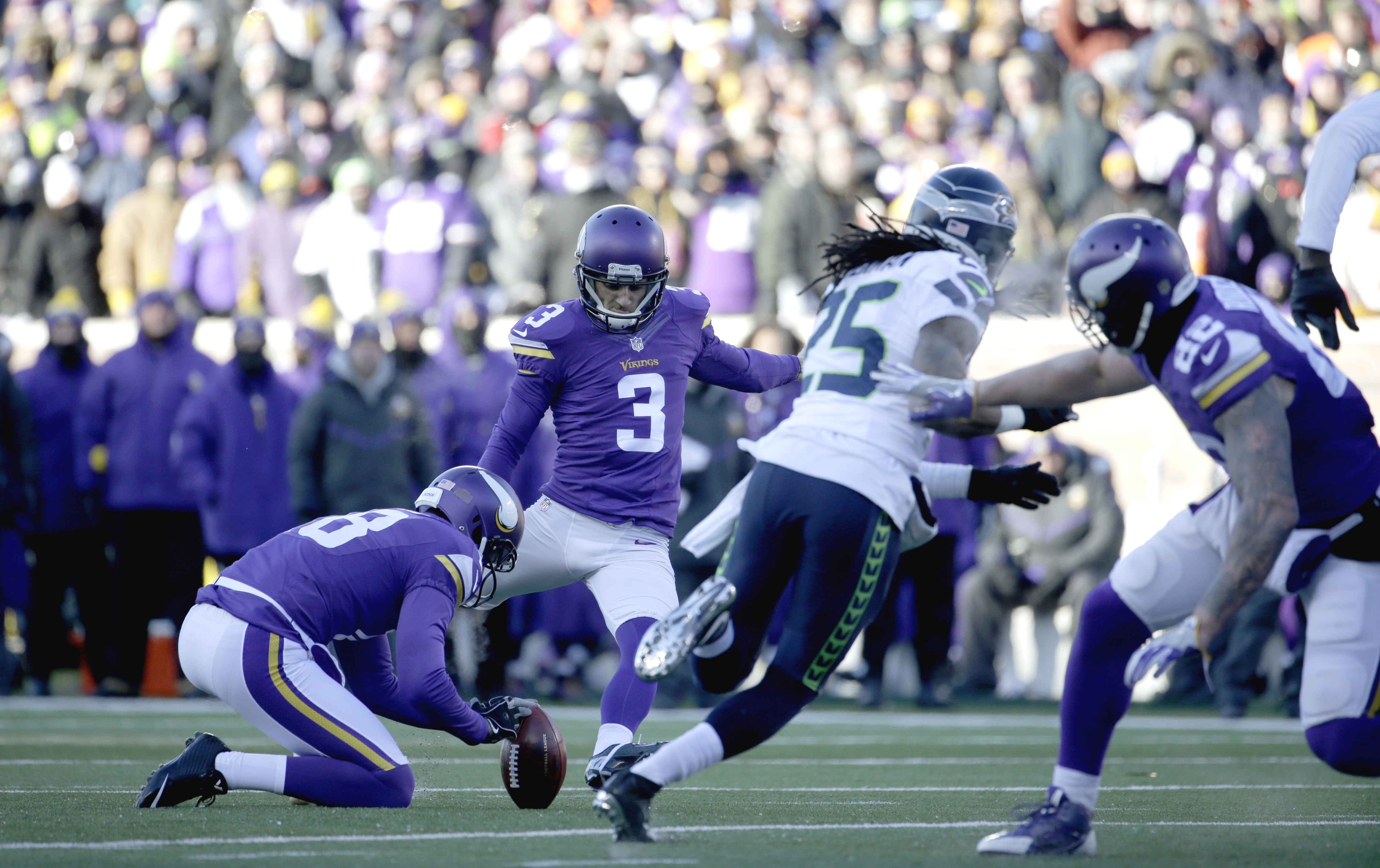 Minnesota Vikings kicker Blair Walsh (3) misses a field goal during the fourth quarter of an NFL wild-card football game against the Seattle Seahawks. The Seahawks won 10-9. (The Associated Press)
