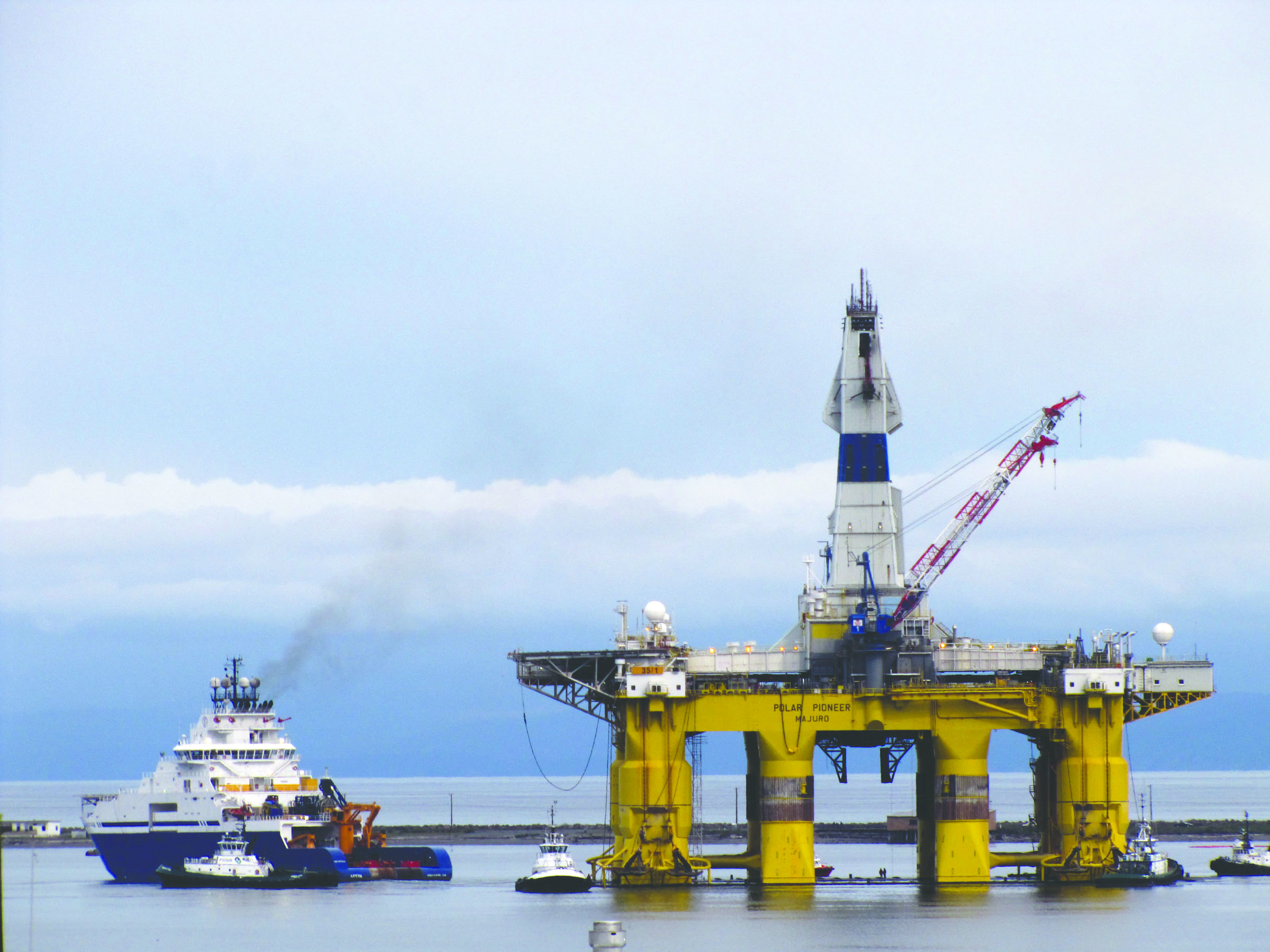 The 355-foot-tall Polar Pioneer oil drilling rig sits in Port Angeles Harbor. (Arwyn Rice/Peninsula Daily News)