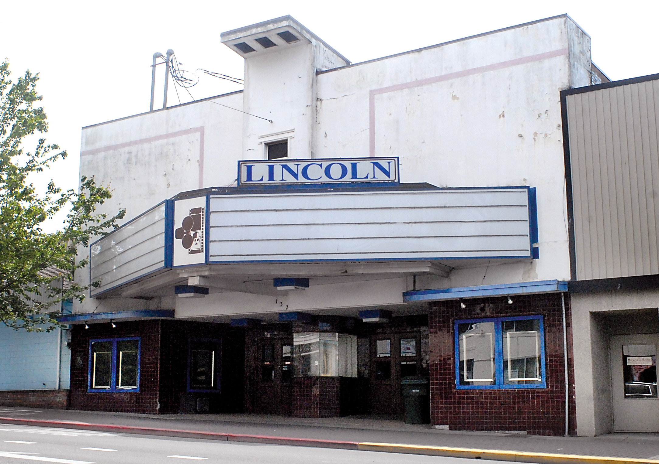 The Lincoln Theater in downtown Port Angeles is now locally owned after Sun Basin Theaters completed the sale of the building. (Keith Thorpe/Peninsula Daily News)