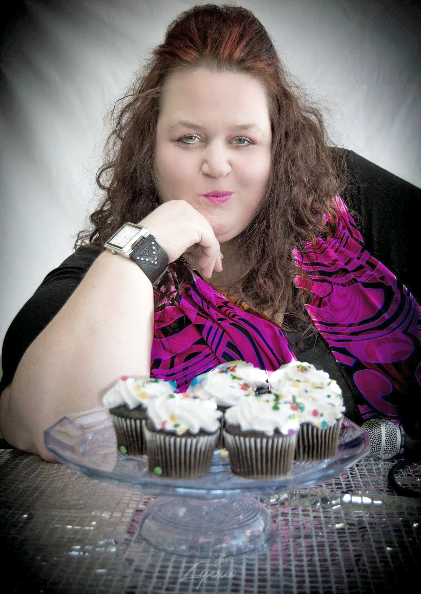 Stand up comic Susan Jones will serve up a steaming pile of humor during Comedy Night this evening at the Key City Public Theatre