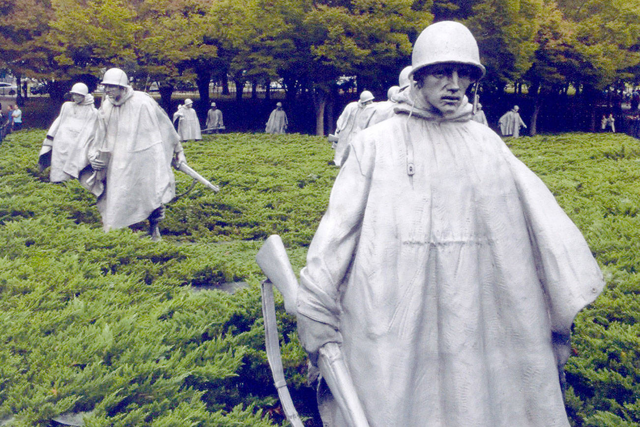 Olympic Peninsula Korean War vets take part in Puget Sound Honor Flight