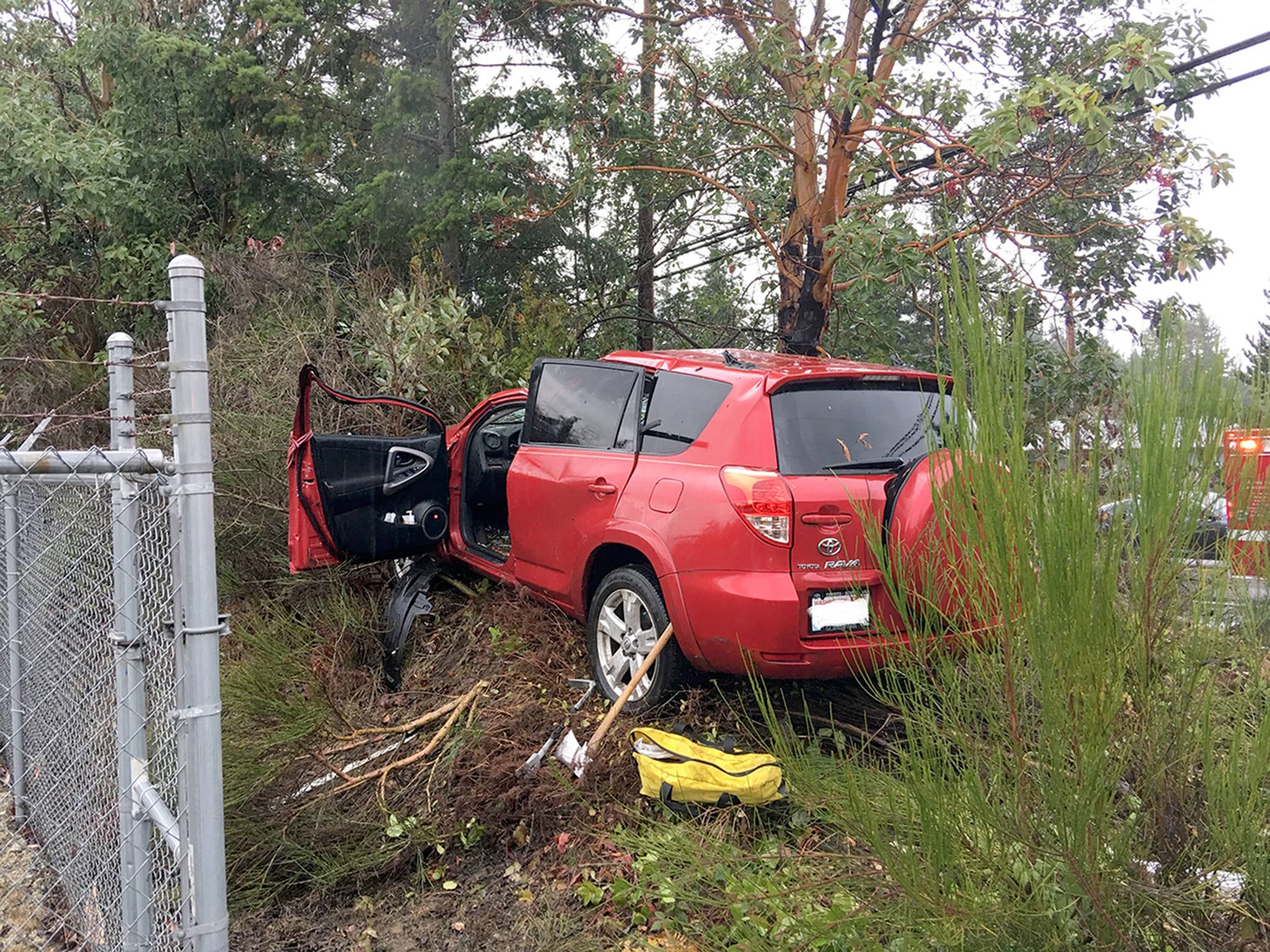 High winds knock out power, cause wreck on North Olympic Peninsula
