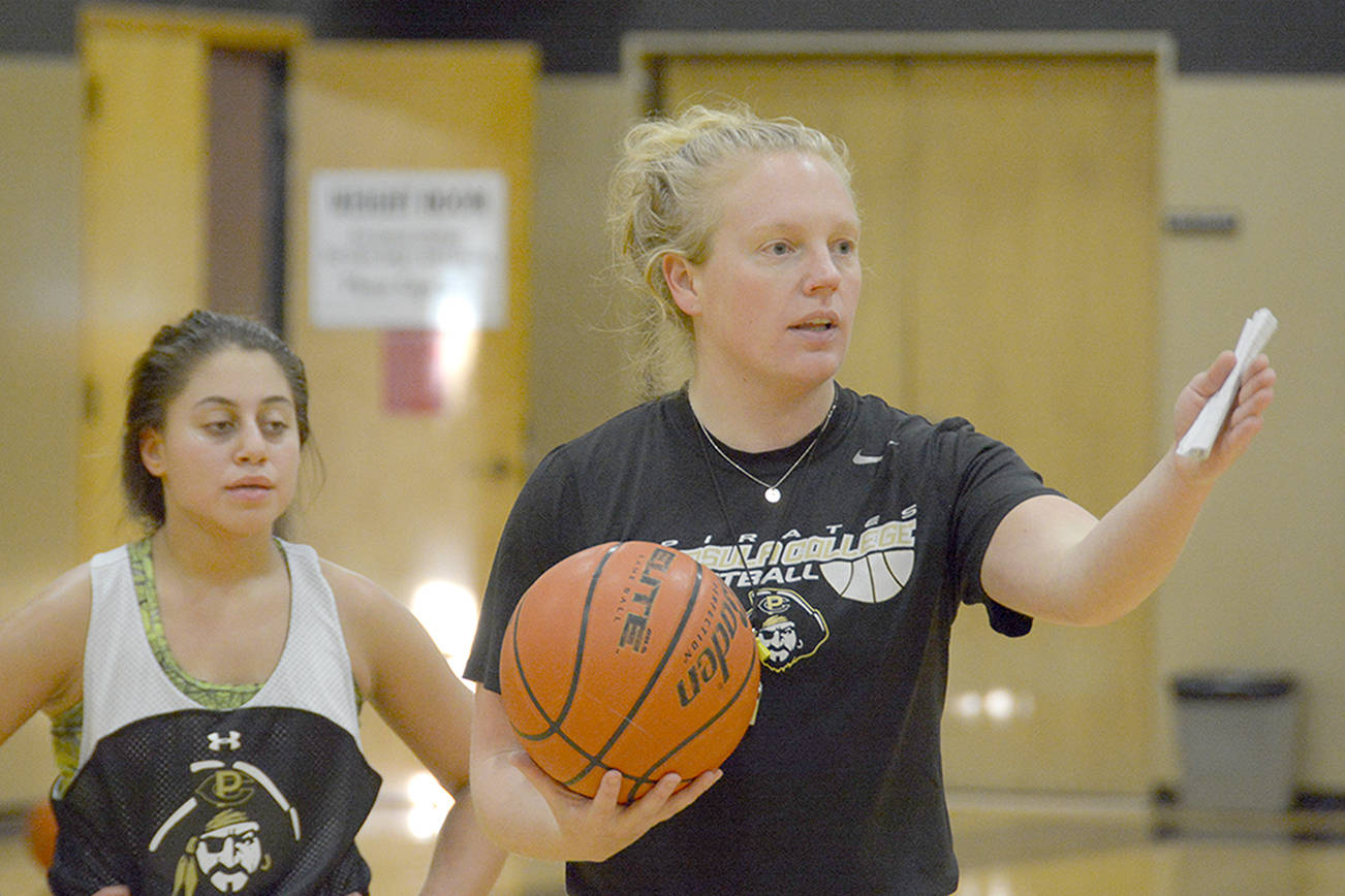 COLLEGE BASKETBALL: Peninsula women tip-off Friday night