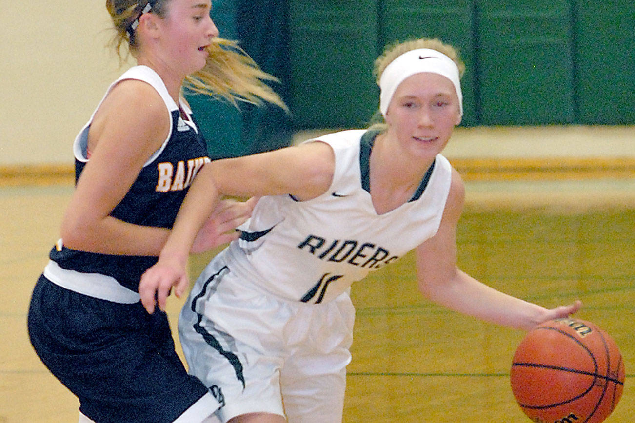 GIRLS BASKETBALL: Port Angeles swamps Bainbridge in season opener