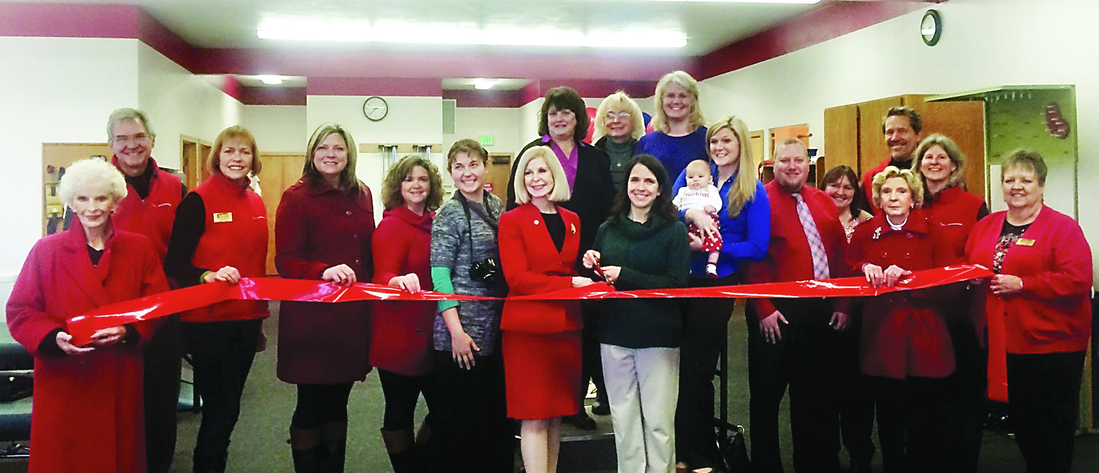 Therapeutic Associates' hosted a ribbon cutting to celebrate their new location at 1108 E. First St.