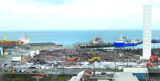 Work continues on razing the former Peninsula Plywood mill in Port Angeles. Keith Thorpe/Peninsula Daily News
