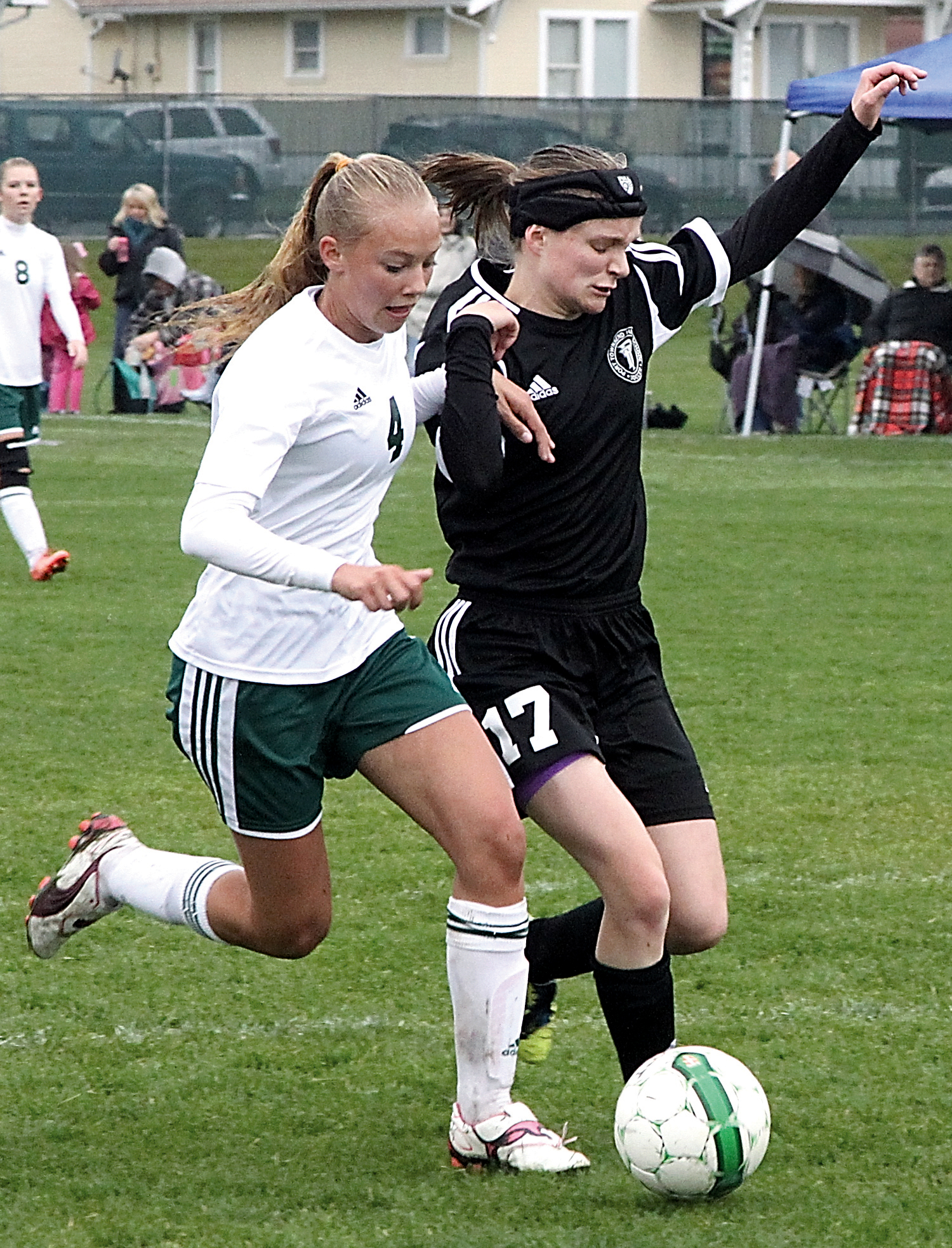 Port Angeles forward Maddie Boe