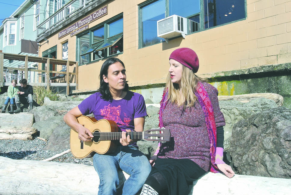 Simon Lynge and his wife