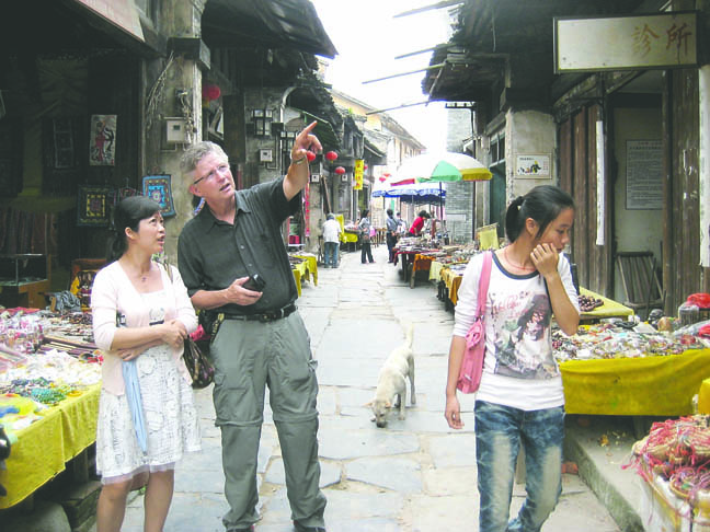 Peninsula College Professor Steven Snyder with former Guilin University exchange professor Tina Zeng Yong
