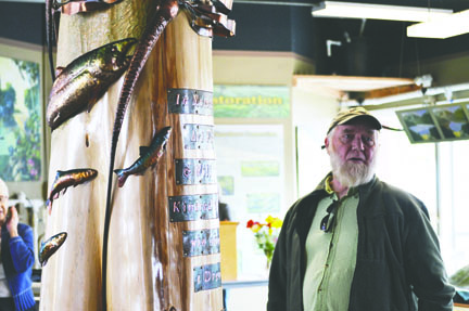 Artist Clark Mundy dedicates his sculpture