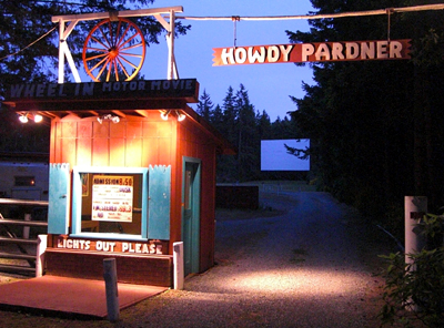 Drive-in movie theater's online campaign ends today; Wheel-In showing movies on borrowed equipment