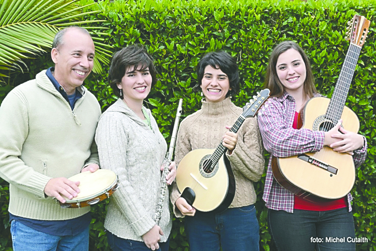 Choro das 3 — Eduardo Ferreira and his daughters Corina