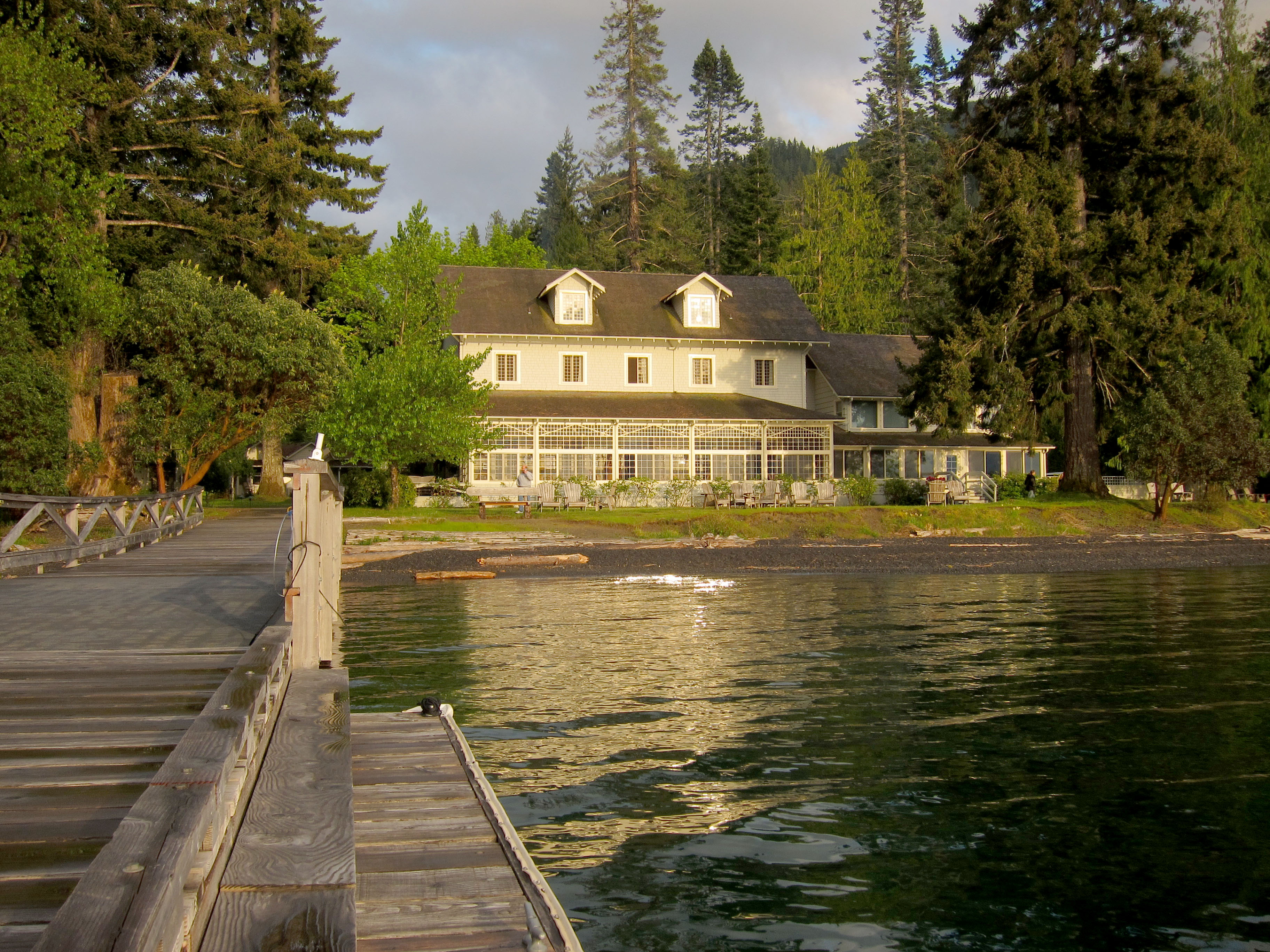 Lake Crescent Lodge