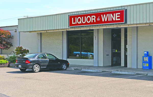 The store at 2005 W. Sims Way in Port Townsend was vacated last week. One in Sequim closed in August. Charlie Bermant/Peninsula Daily News