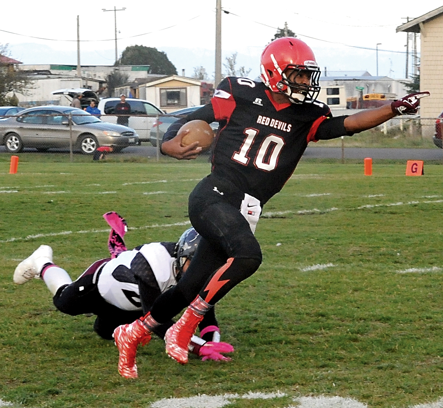 Quarterback Rwehabura Munyagi Jr. and Neah Bay face Clallam Bay in the 1B state playoffs tonight at North Kitsap High School in Poulsbo. Lonnie Archibald/for Peninsula Daily News